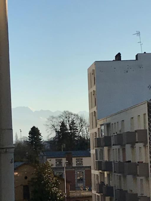Le Voltaire -2 Chambres- 70M2- Hypercentre-Parking-Wifi Fibre- Nouvelle Literie Tarbes Exteriör bild